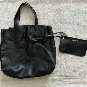 Splendid Reversible Tote Bag & Wristlet